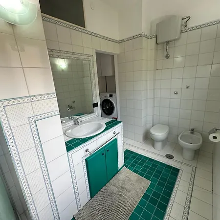 Little House Apartment *